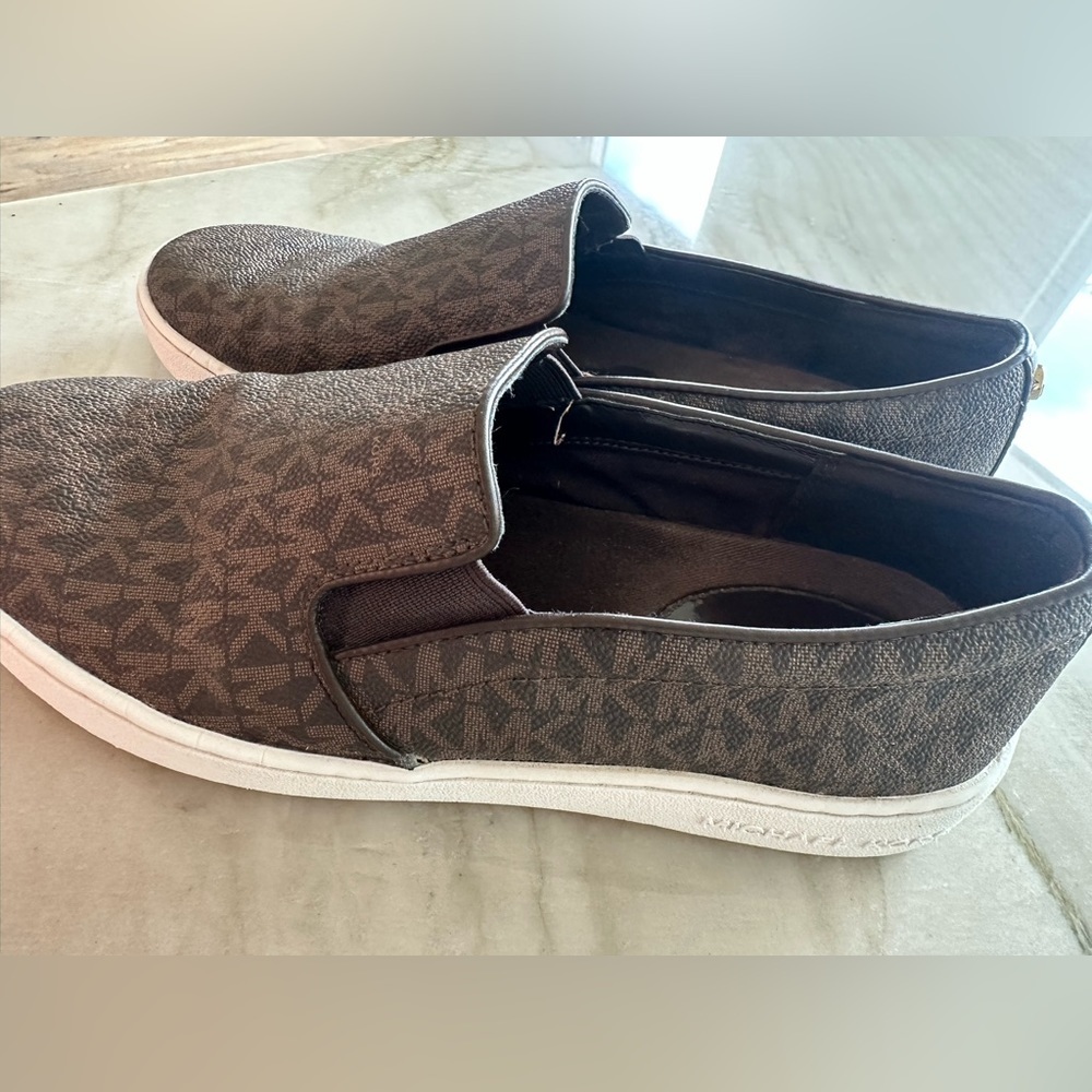 Michael Kors Logo Slip-On Sneaker - Picture 2 of 6